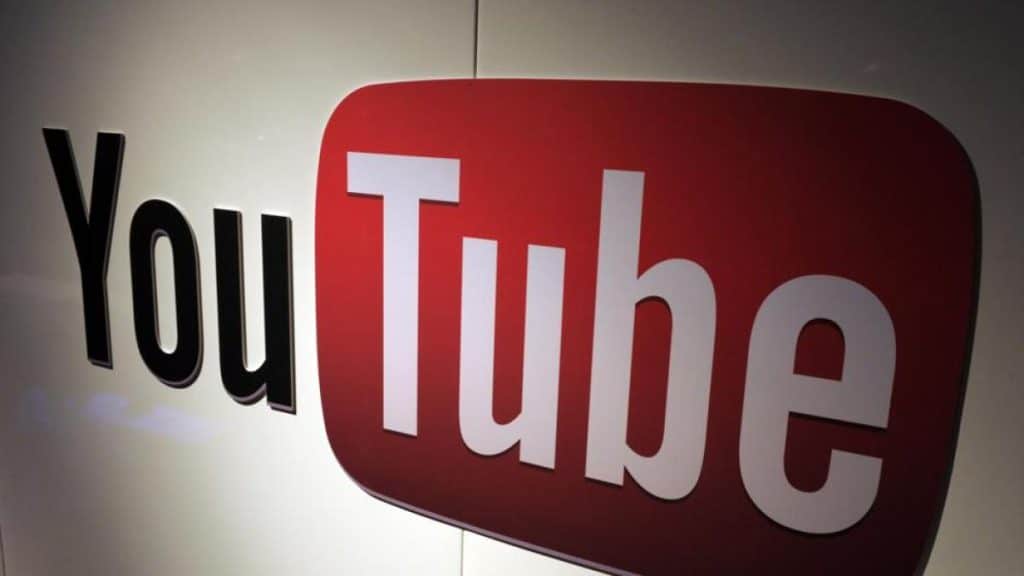 New feature: YouTube videos can be dubbed into 12 languages