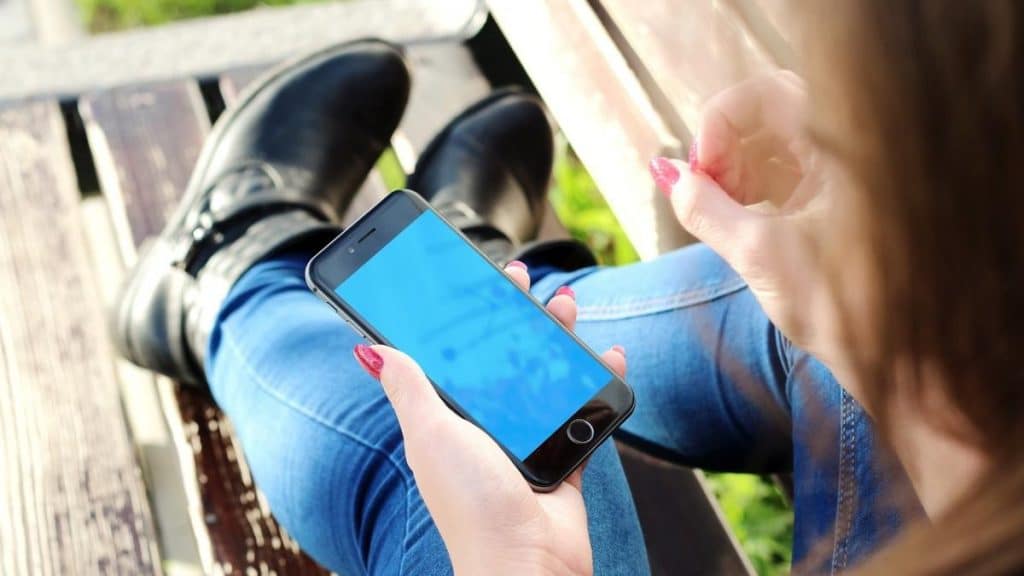 How to configure the iPhone to pay with it safely