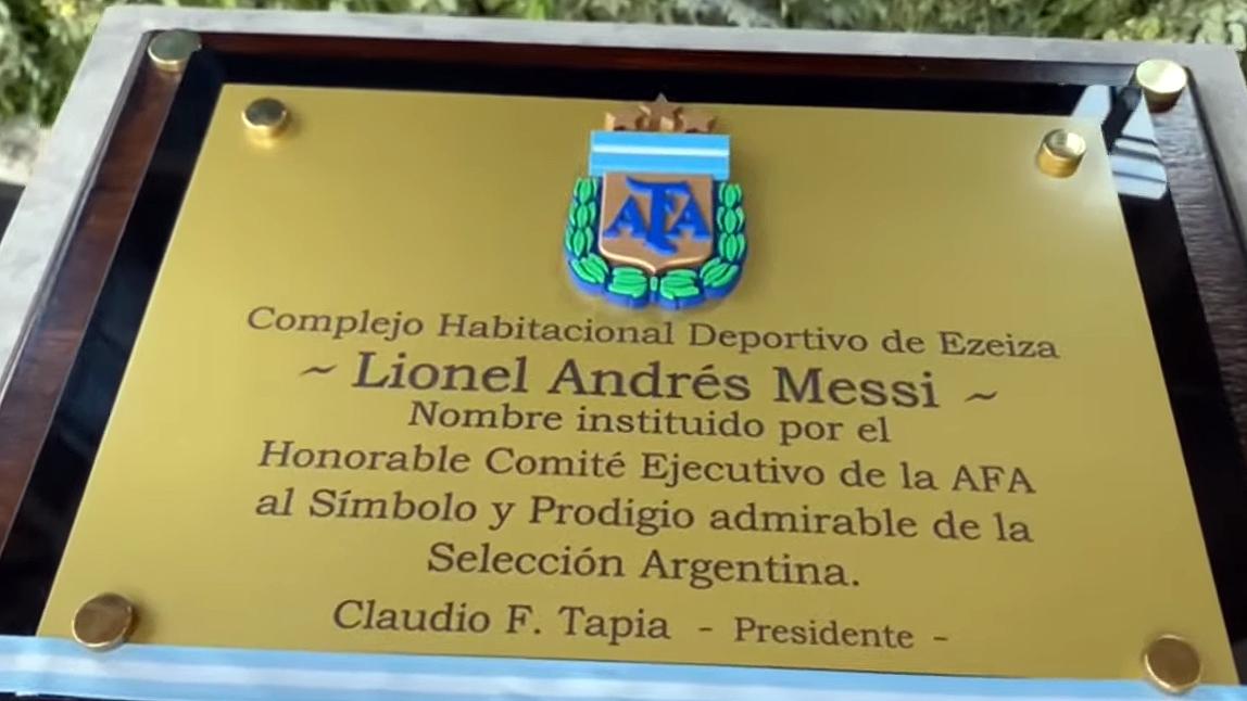 The plaque on the foundation stone of the Housing Complex or The House of Selections Photo ImgenTV ​​AFA 