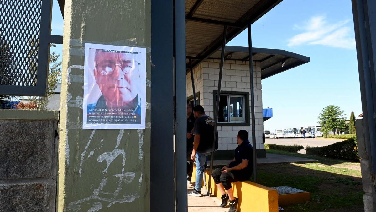 Drivers of 86 bus lines in the western suburbs held a strike Photo Leo Vaca