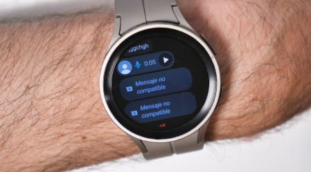 WhatsApp comes to smart watches with WearOS system