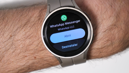 WhatsApp comes to smart watches with WearOS system