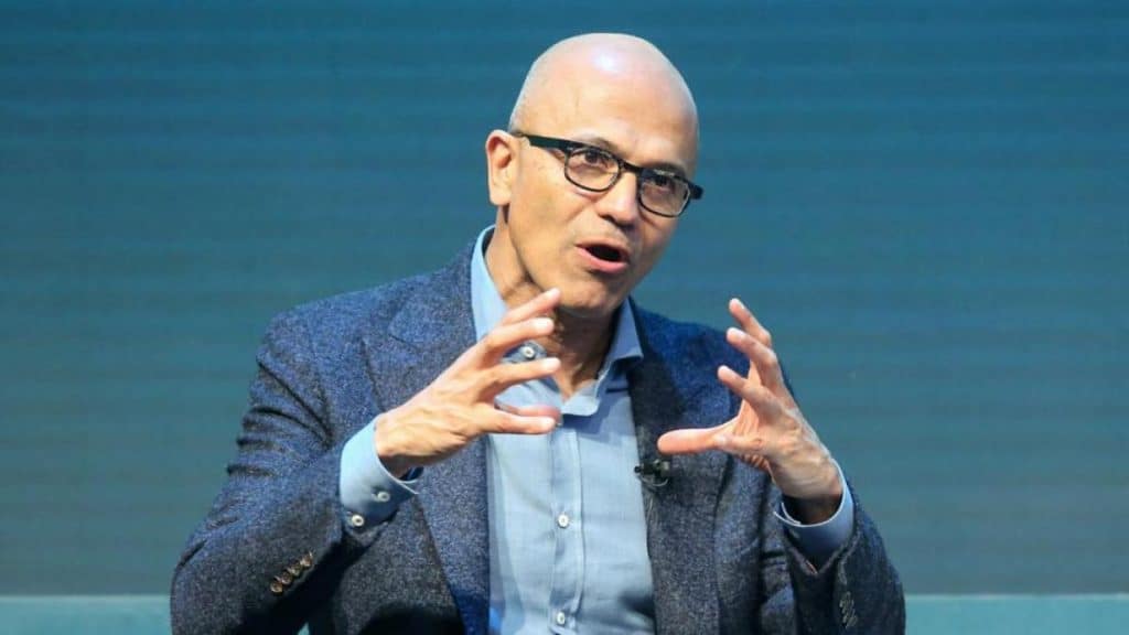 Microsoft CEO wants to end exclusive games, but accuses Sony of preventing it